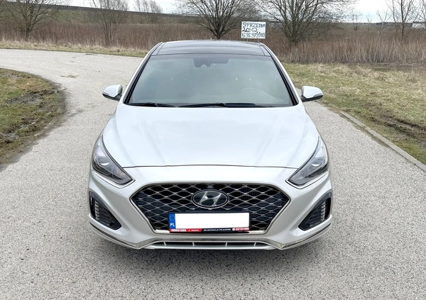 Hyundai Sonata cena 89999 przebieg: 75000, rok produkcji 2018 z Skwierzyna małe 79